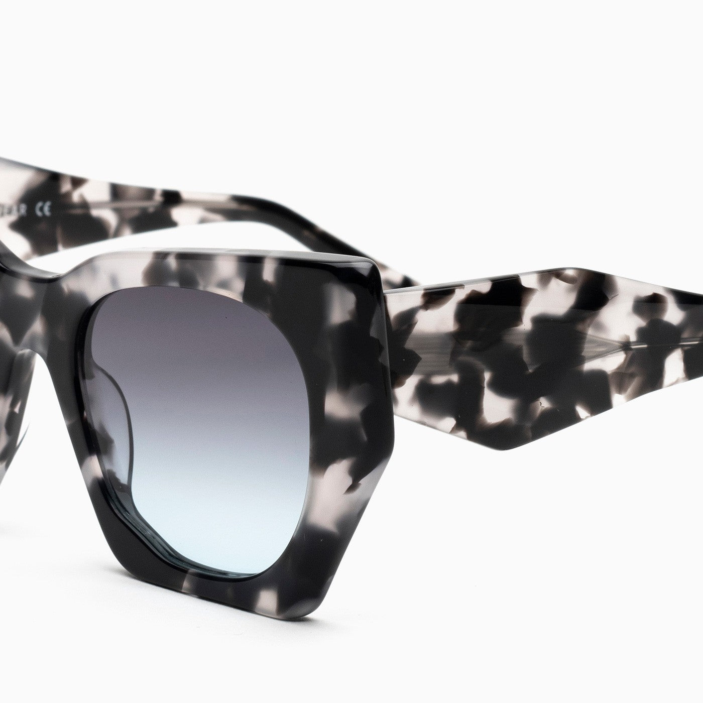 BSTT - Ferret Tartaruga Nero